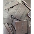Lederlabel "PetiteKnit. Est. 2016"  Dunkelbraun
