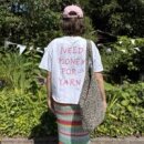 T-Shirts "NEED MONEY FOR YARN" von Les Filles...