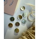 Petite Knit "Perlmuttknöpfe" - 15mm 8 Stck