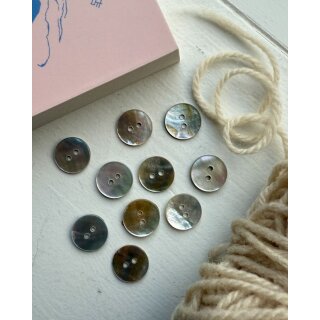 Petite Knit "Perlmuttknöpfe" - 15mm 10 Stck